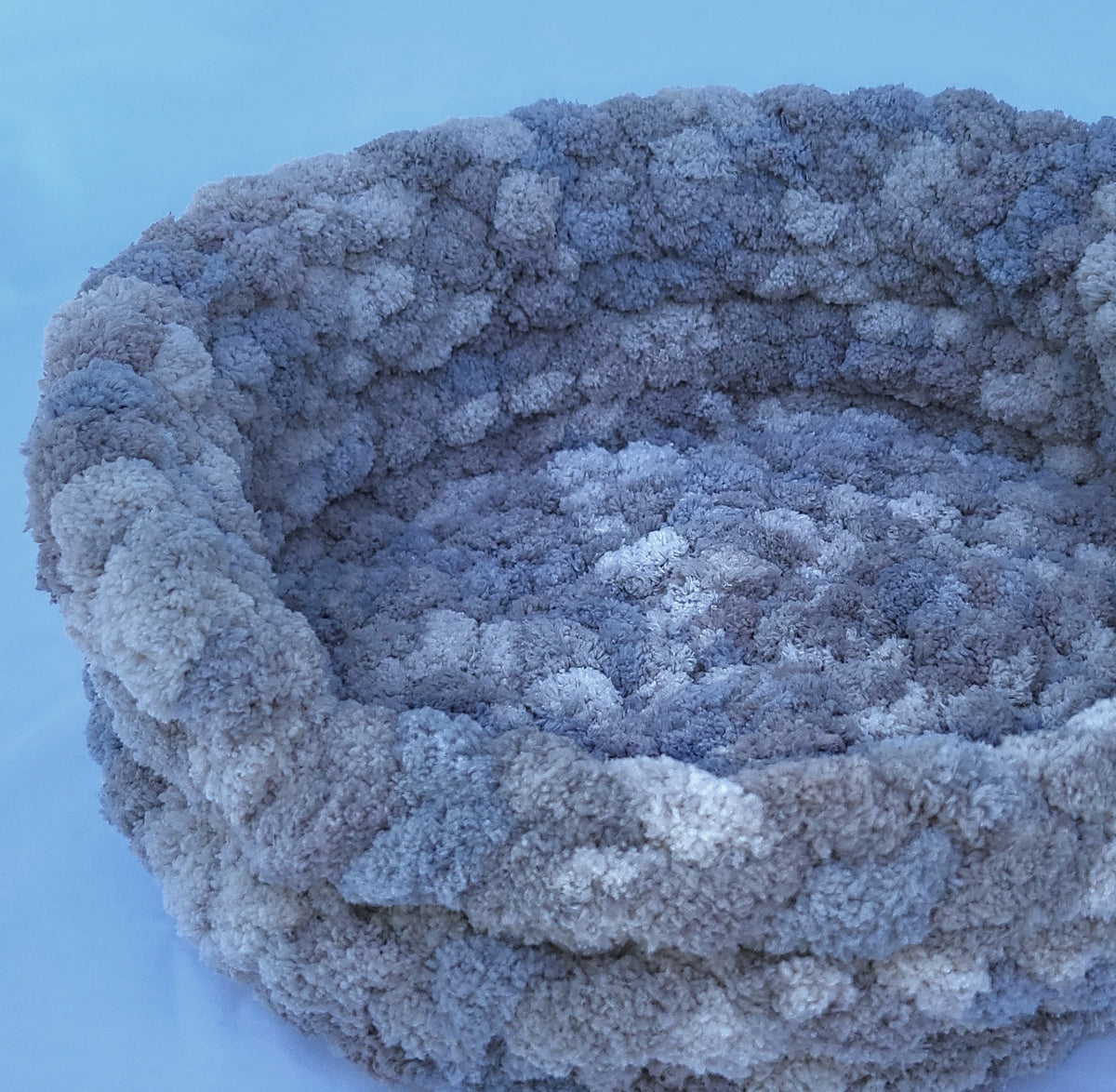 Mixed Grays Plush Knit Pet Bed - size small