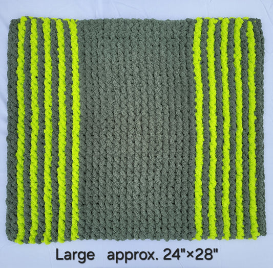 Olive & Lime Trim Pet Pads™ - size large